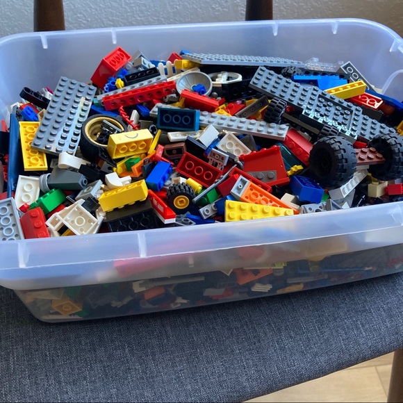 Lots of Legos! (4 pounds of clean, sorted Lego pieces) - Picture 5 of 5